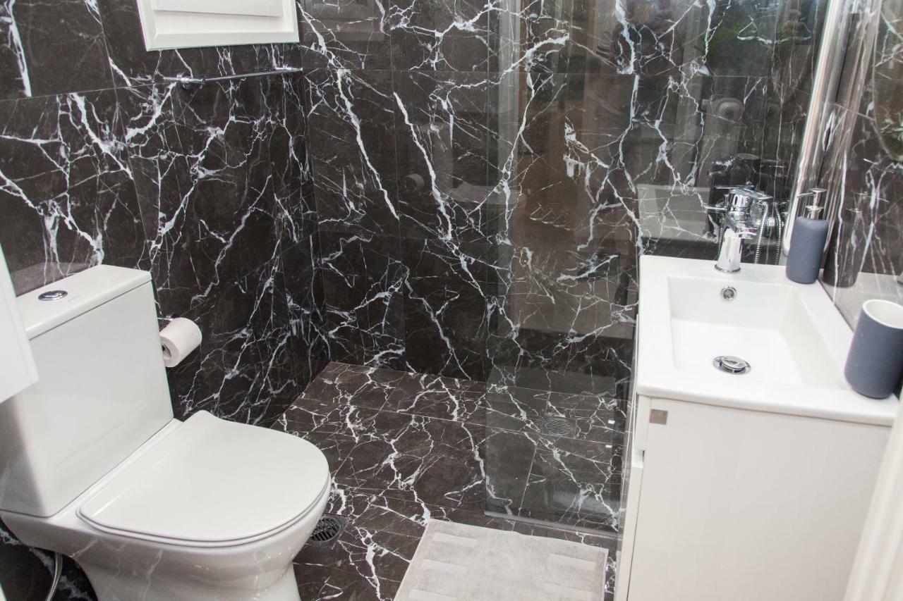 Luxurious Apartment In Athens Downtown Bagian luar foto